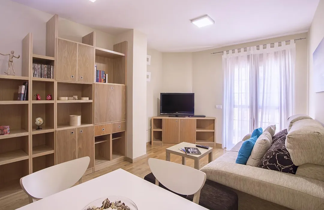 Livemalaga Apartment & Parking-1