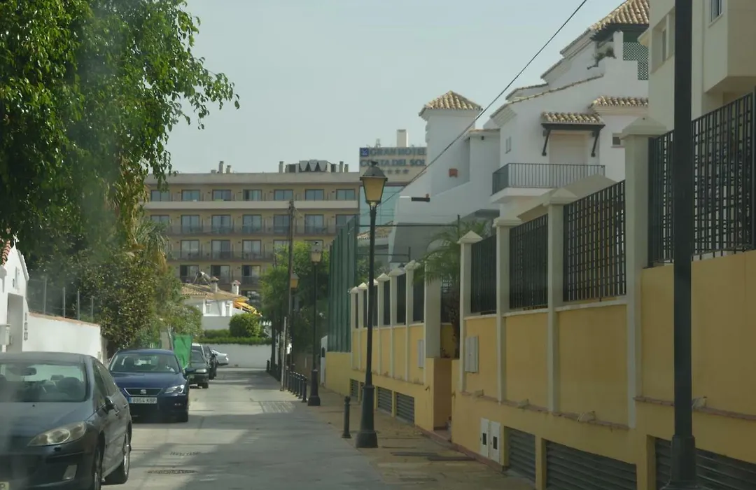 Arruzafa Front Beach - Free Parking-1