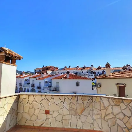Casa Amplia Con Terraza En La Vinuela-2