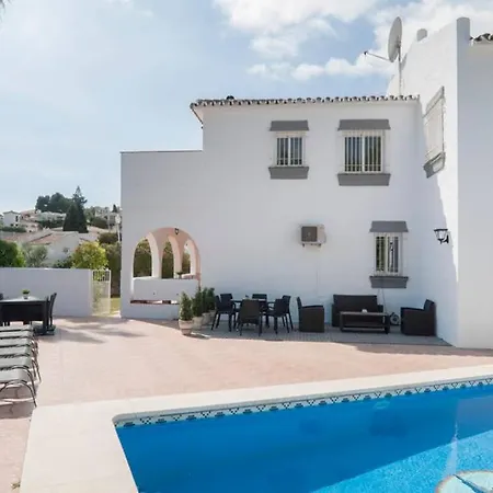 049 - Modern & Spacious Holiday Villa With Private Pool-2