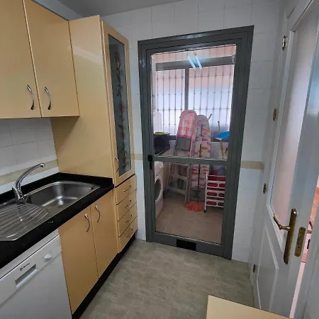 Gran Apartamento Cerca De La Playa Con Piscina En El Centro-2
