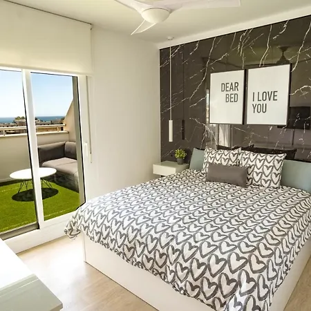Beautiful Apartment With 2 Terraces, Pool & Beach-3