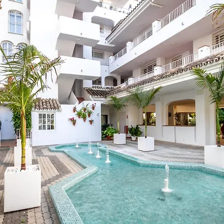 Marbella Banus Suites - Iris Tropical Garden Banus Suite Apartment-2