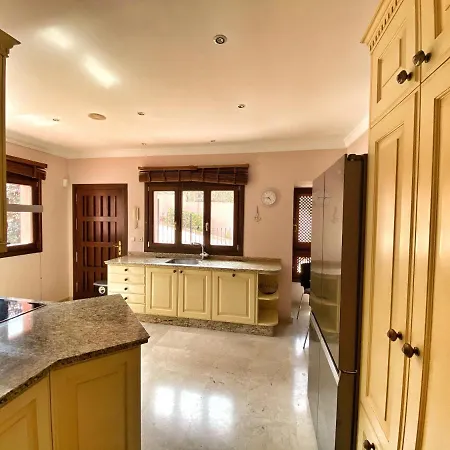 Villa Golden Mile-2