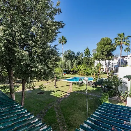 Top Renovated 3-Bdrm Townhouses With Pool, Bbq & Rooftop Terraces-3