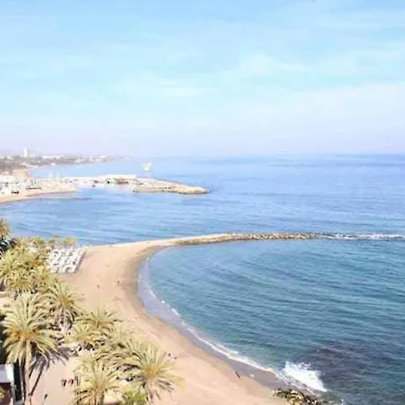 Large Modern Beach Front Apartment, Rooftop Pool!!-3