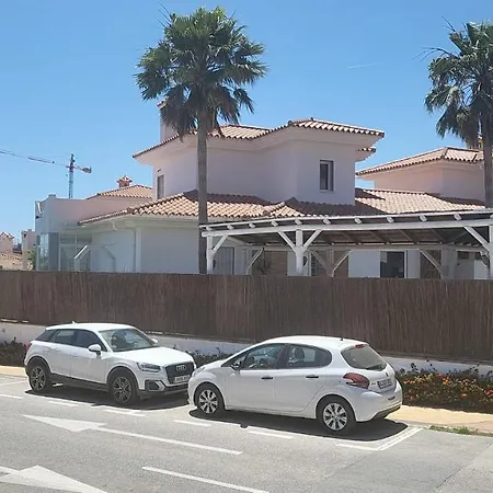 Luxurious Three Bedroom Villa Close To The Beach-2