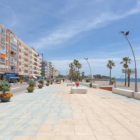 Enjoy Estepona At Our Fully Equipped 2Br Town House, Beach- 1Min-3