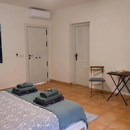 Vegan Guesthouse Finca Pereila-3