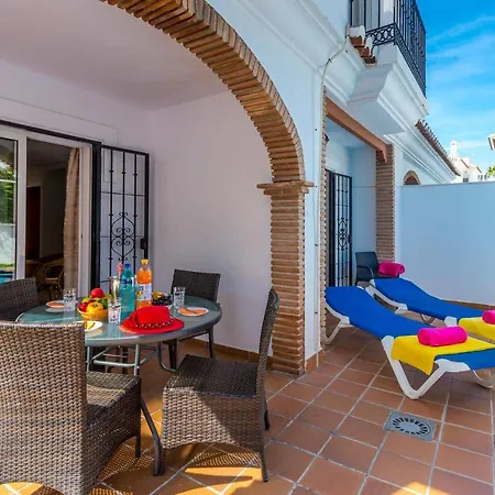 Nerja Paradise Rentals - Villa Las Palomas-3