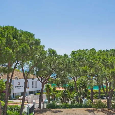 Beachfront Luxury Complex With Tropical Gardens & Pools-2