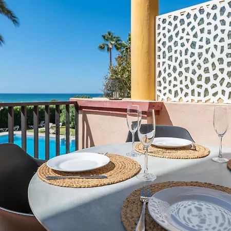 Front Line Beach Studio Apartment-2