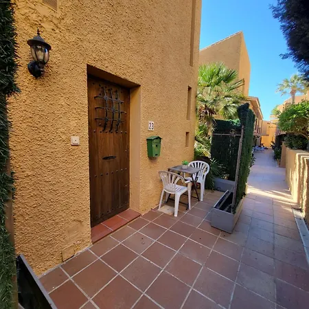 Beach Bungalow Port,Free Parking-2