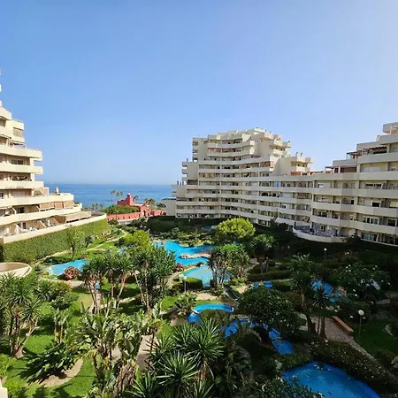 Fantastico estudio en Benalbeach con vistas al mar-3