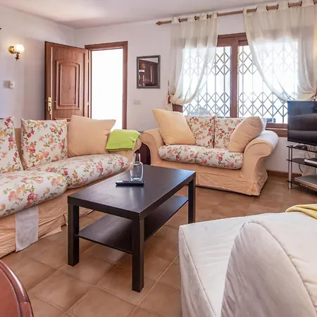 2 Bedroom Nice Home In Fuengirola-3