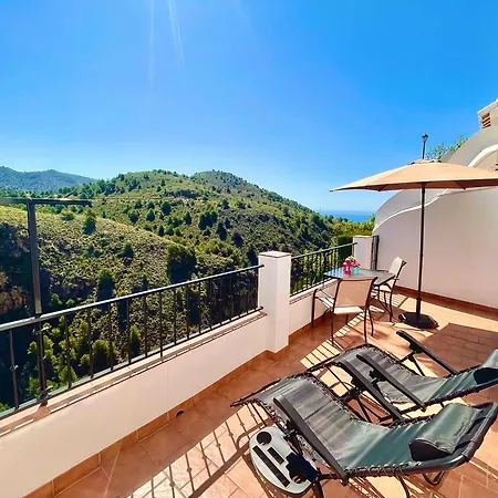 Apartamentos Axarquia , Frigiliana, terraza privada con vistas a la montaña rio y al mar-3