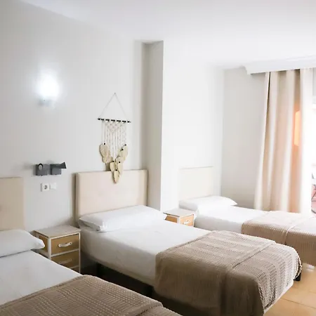 Hostal Cuevas-2