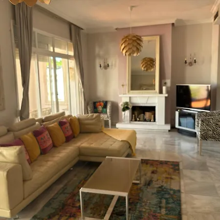 Beautiful Townhouse-3
