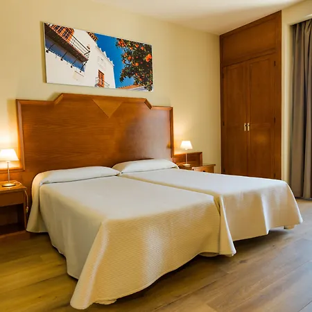 Hotel Monarque El Rodeo-2