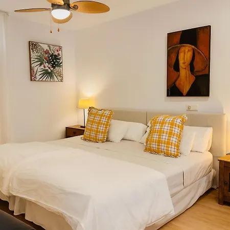 At Home In Malaga Stay & Solo Travellers-3