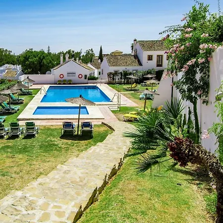 En- Cozy Andalusian Style Townhouse In Marbella-2