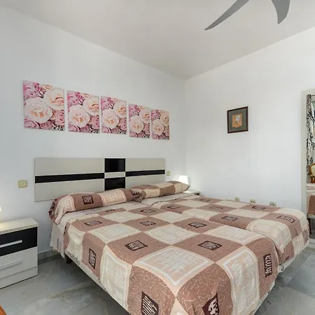Spacious Beachfront Holiday Home-2