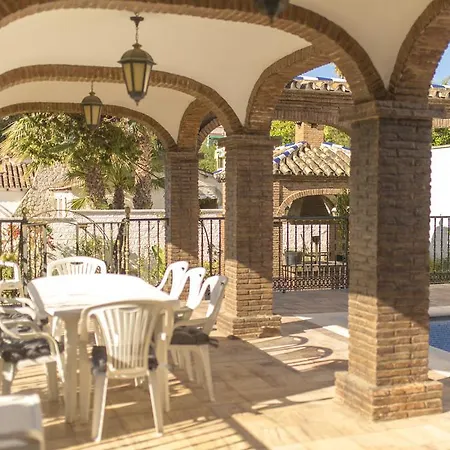 Villa Luxury Puerto Marina-2