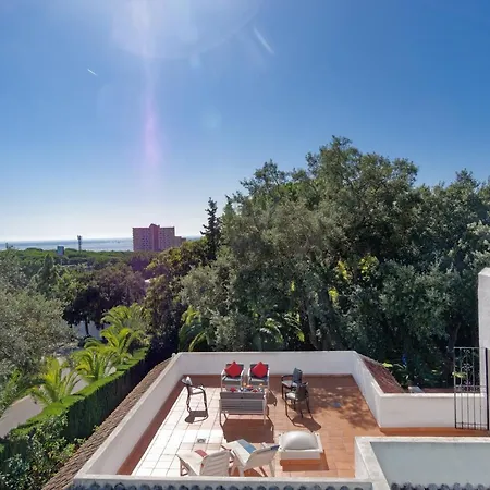 Villa With Private Pool And Garden In Marbella-3