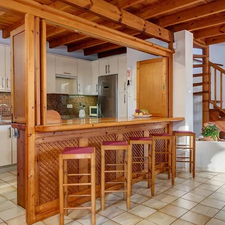 Villa With Private Pool And Garden In Marbella-2