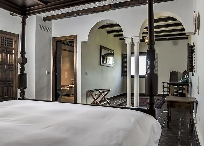 Hotel Castillo De Monda