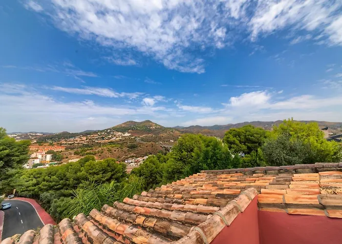 Holidays2Malaga Candado House Pool & Garden met een Zwembad