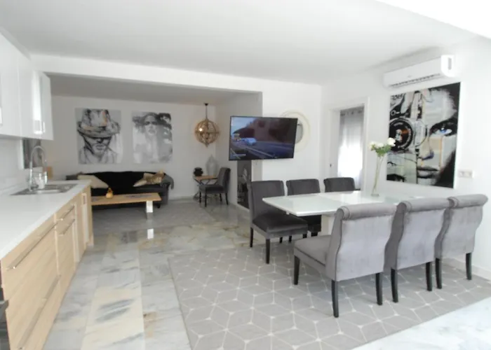 Privé Little Paradise Close To La Sala In Puerto Banus / Quiet Marbella
