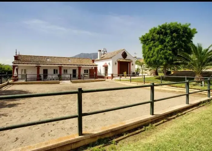 Casa rural Mijas. Cerca playa y montaña con jardín Fuengirola