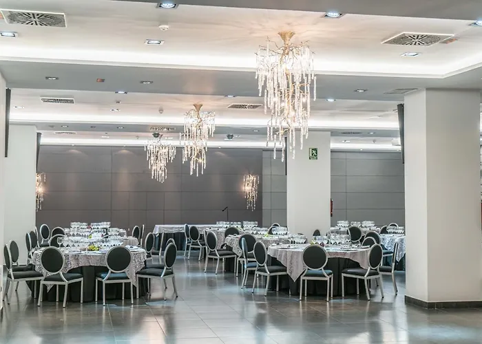 Malaga Hotels near Federico Garcia Lorca Granada-Jaen Airport (GRX)