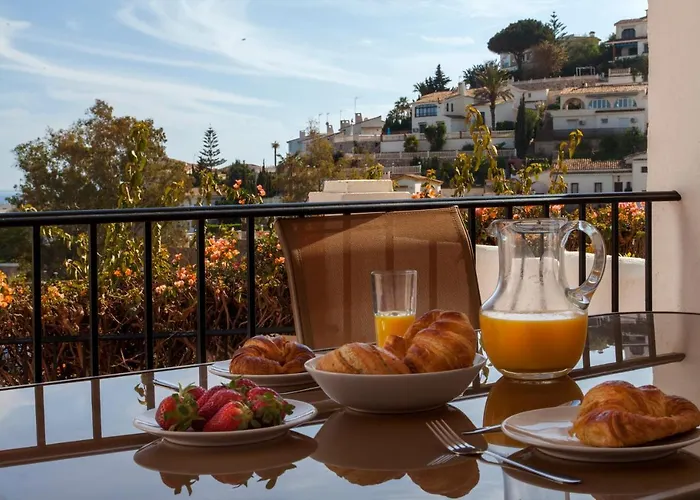 Villa Agradable Adosado Con Piscina La Hidalga à Benalmádena