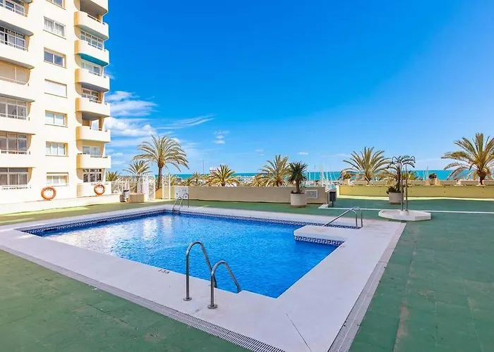 Seaview Estepona Marine Port With Pools admite animales