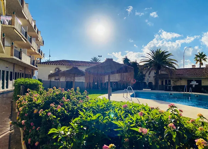 Torremolinos hotels near Parque La Bateria