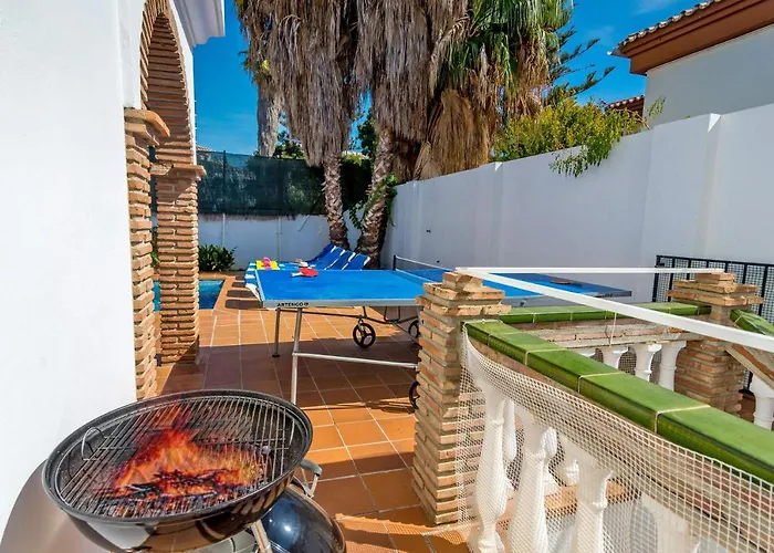 Nerja Paradise Rentals - Villa Las Palomas met een Zwembad