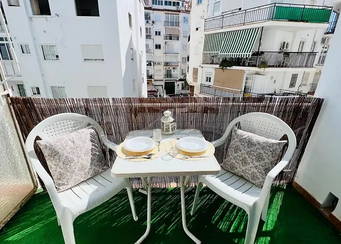 Estudio Pleno Centro De Nerja Con Balcon Y Piscina By South Costa