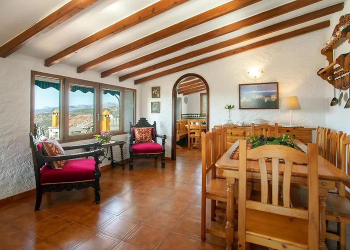 Casa Jardín del Olivar con Piscina privada Alcaucín