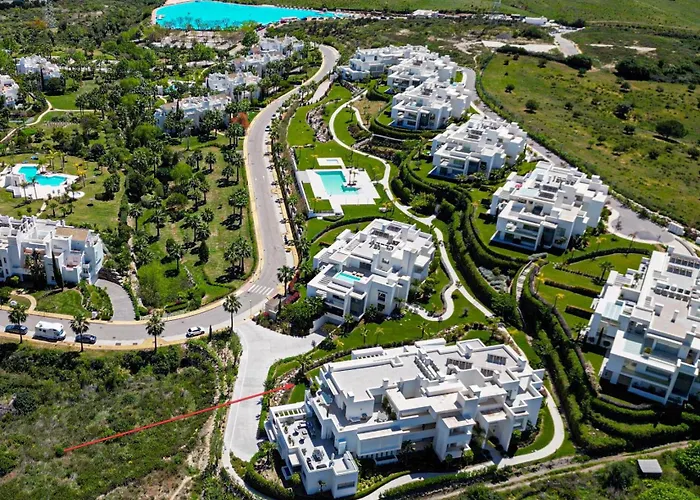 Alcazaba Lagoon Apartment With Private Beach, Pools, Gym, Sauna, Hot Tub & Fully Equipped Kitchen Casares