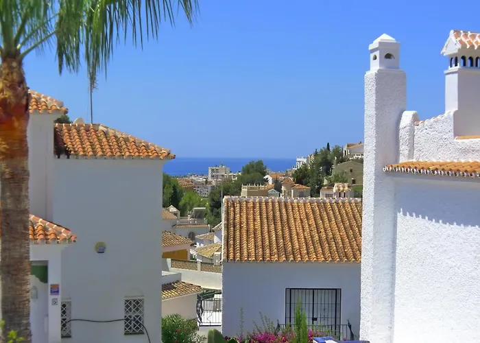 Villa Golondrinas - Private Villa To Sleep 6 Nerja mit Pool
