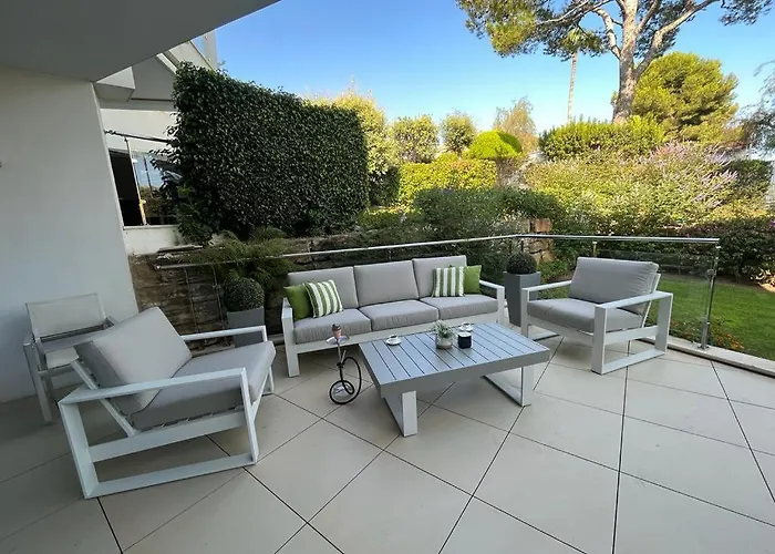 Modern Villa In Gated Complex Sierra Blanca Marbellac Privée