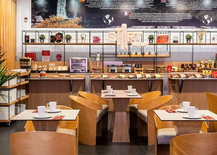 Malaga hotels near Muelle 1