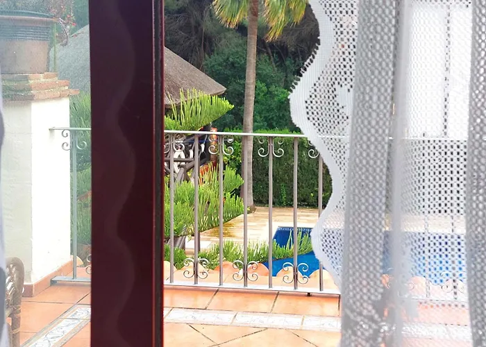 Villa Nabrisa Marbella, 5 Bedroom, Private Pool, Garden, Bbq avec Piscine
