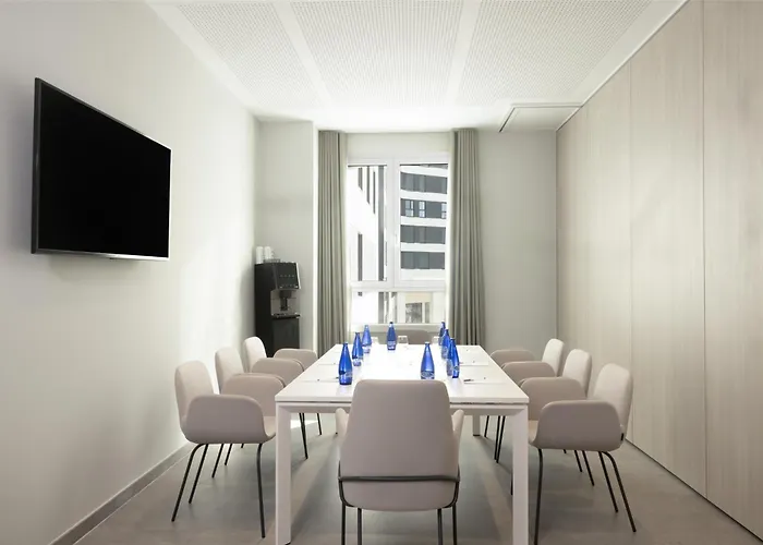 Hampton By Hilton Malaga Martiricos Hotel