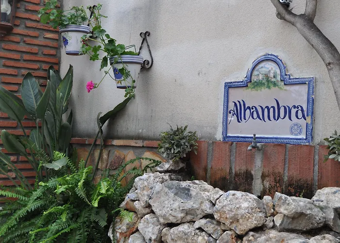 Welcome Inn Nerja Guest House Luxury Bed & Breakfast