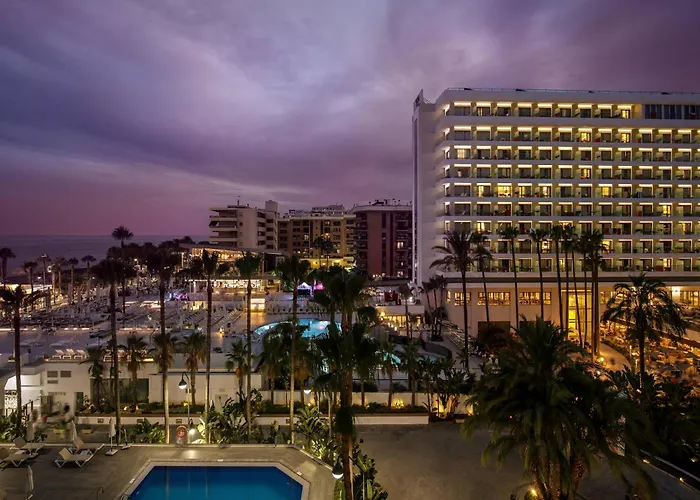 Torremolinos hotels near Plaza Costa del Sol