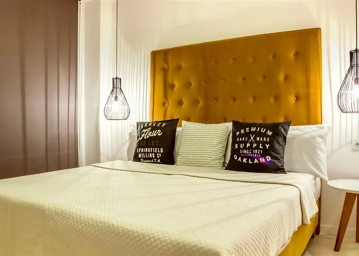 Santa Cruz Apartments Malaga