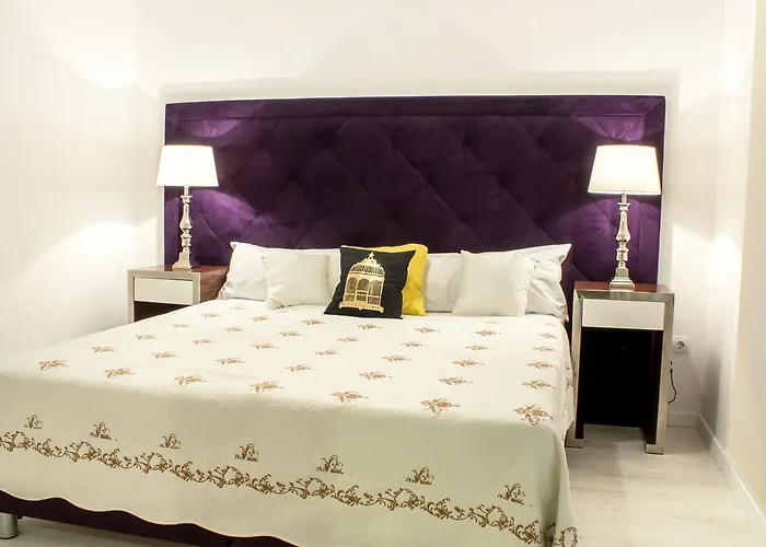 Santa Cruz Apartments Malaga